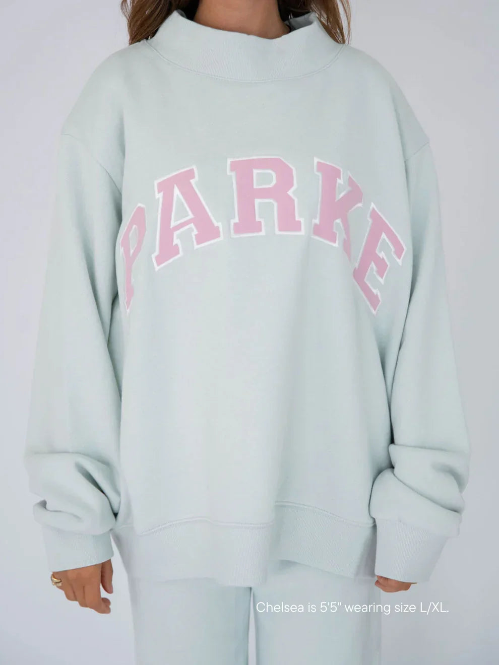 Women's Oversized Crewneck Sweatshirt with Chenille Collegiate Print - 7