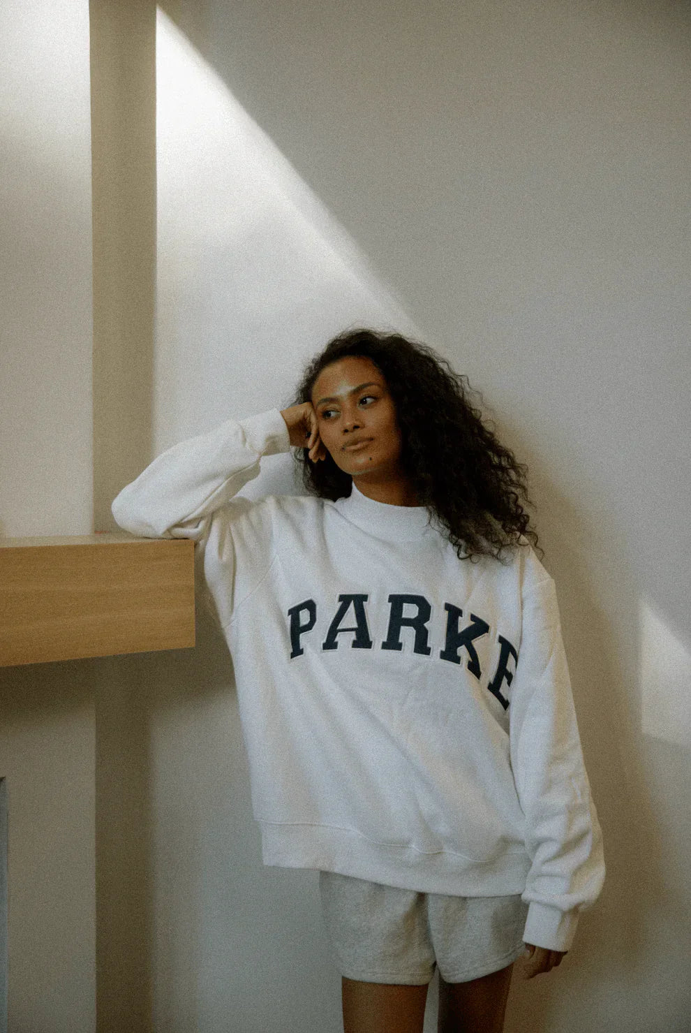 Women's Oversized Crewneck Sweatshirt with Chenille Collegiate Print - 9